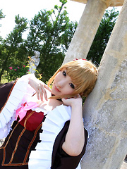 Saku Asian is amazingly beautiful lady in traditional dress - Japarn porn pics at JapHole.com